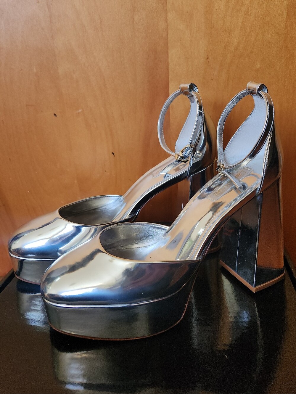 Larroude Ari Pump In Silver Specchio